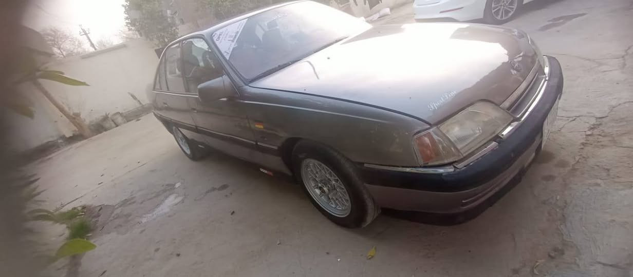 بسم الله اوبل اوميكا للبيع موديل 91 رقم انبار تحويل مباشر كير اوتوماتيك محرك 2000 بلادي سياره جاهزه مال جناي ماناقصه شي ترايك البصره  السعر 37 بيها مجال بسيط المكان الرمادي الجزيره البوعبيد للاتصال ***********
