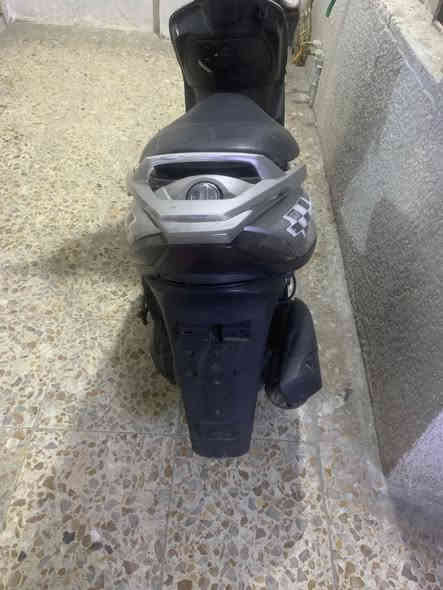 سلام عليكم ماكس ١٤٠ الدراجه فول حلوة مكينه تخبل السعر ٣٥٠ مستعجل على بيعتها محتاج فلوس مكاني بغداد حي اور ***********
