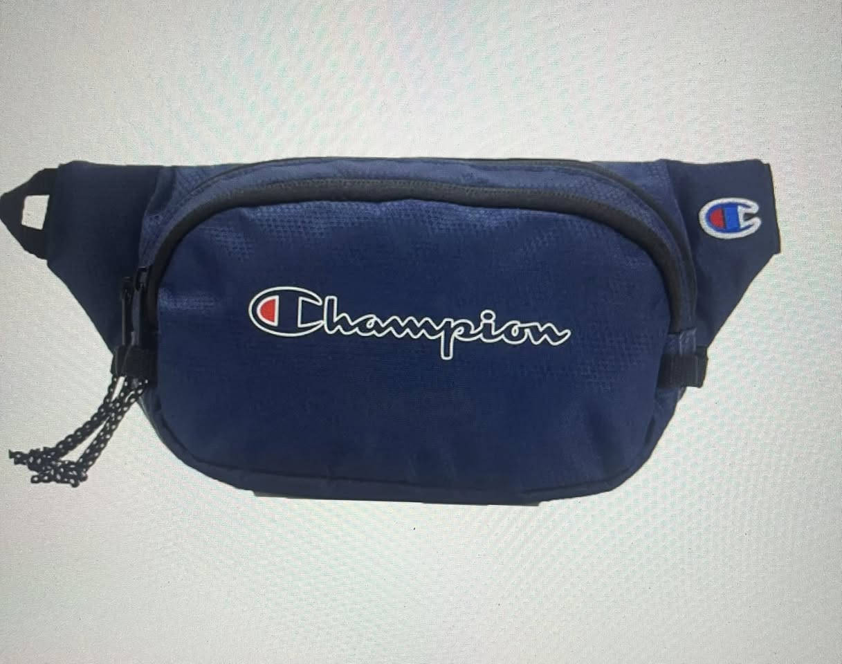 حقيبة خصر Champion Center للنساء والرجال – سعة 1 لتر
حقيبة خصر أصلية من ماركة Champion العالمية، تجمع بين التصميم العصري والعملية، مناسبة للاستخدام اليومي، السفر، والأنشطة الخارجية.

مميزات المنتج:
 • تصميم أنيق يناسب النساء والرجال
 • خامة صناعية عالية الجودة (100٪ بوليستر)
 • حجرة رئيسية بسحّاب لحفظ الأغراض بأمان
 • جيوب أمامية إضافية بسحّاب لتنظيم أفضل
 • حزام قابل للتعديل لراحة مثالية
 • خفيفة الوزن وسهلة الحمل

المواصفات:
 • السعة: 1 لتر
 • الأبعاد: 28.1 × 12.7 × 6.5 سم
 • الإغلاق: سحّاب
 • الألوان المتوفرة: أسود – أزرق داكن

مناسبة لحمل: الهاتف، المحفظة، المفاتيح، والإكسسوارات اليومية.

اختيار عملي لمن يبحث عن جودة Champion المعروفة وتصميم مريح للاستخدام اليومي.


**إذا كنت صاحب هذا الإعلان وتريد حذفه لأي سبب، رجاءا أرسل رسالة إلى الدعم الفني**