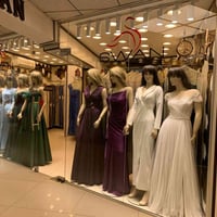 يوجد محل للبيع في مكان تجاري مميز في منطقة المنصور شارع الرواد قرب مول...