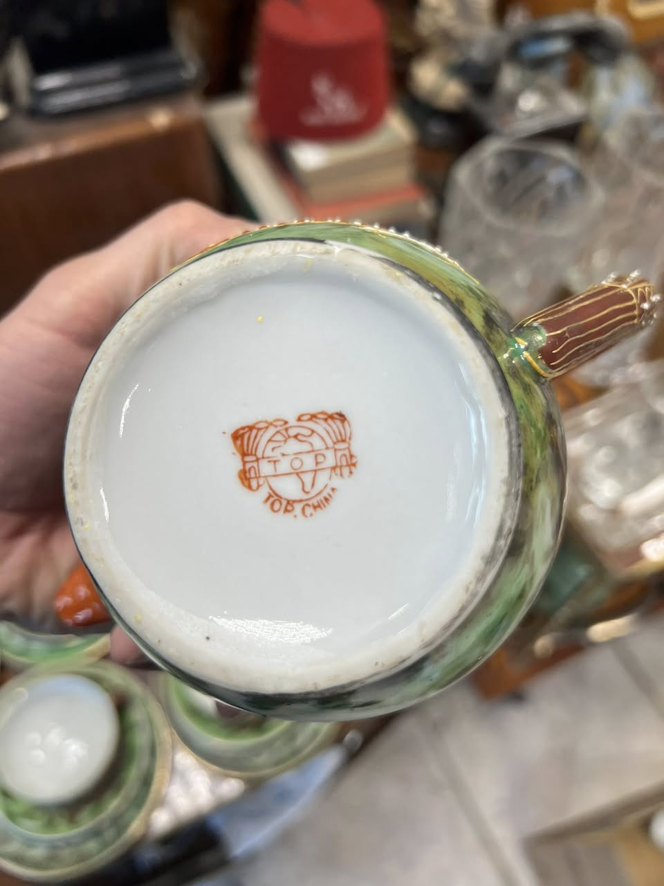 سيت صيني ابو التنين لون اخضر مميز مختوم
بي احد الاكواب مكسور وملزوك 
***********
