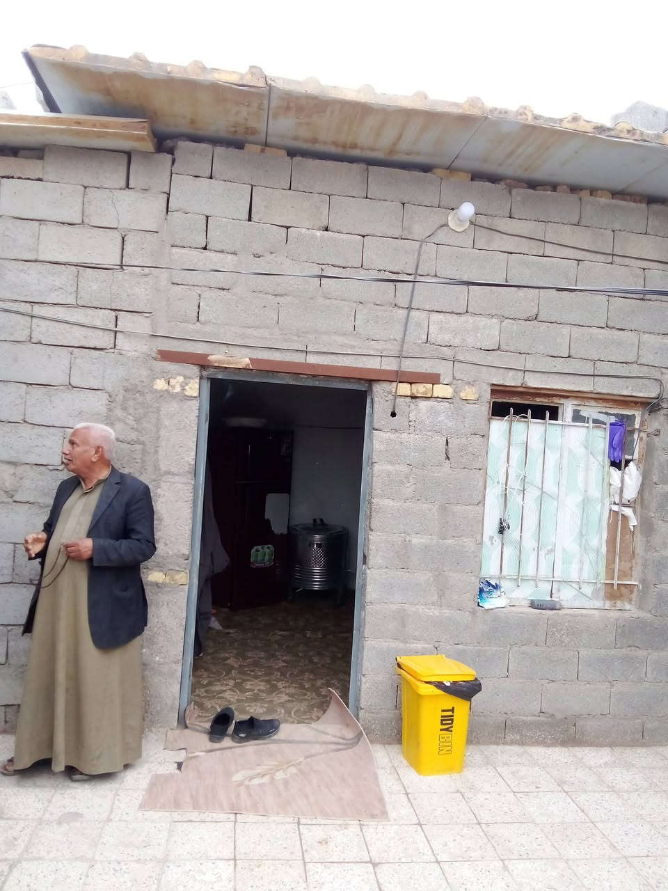 يوجد مشتمل للبيع في حي الحكيم شارع زرزور المساحة 110مربعه يتكون من غرفة نوم واستقبال ومطبخ ومنور وصحيات السقف سندويج مناسب جداً الشراي يتفضل خاص اويتصل على الرقم التالي ***********
