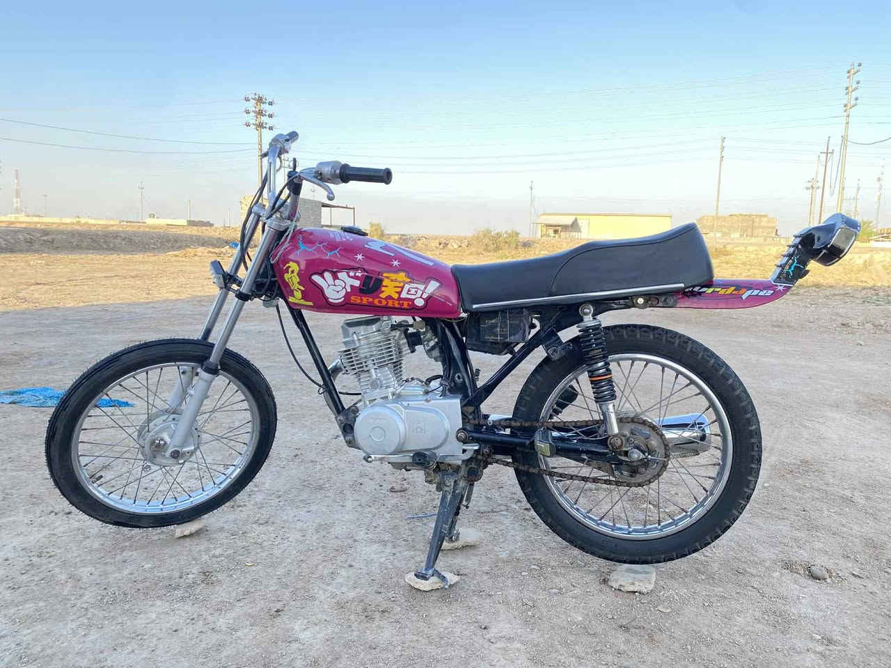 اسلام عليكم دراجه ايراني للبيع مديل 23 ادوات مكفوله كفاله عامه ونضافه كدام عينك فقط السله ذبيتهه وخليتاهه مداكر  السعر 450 وبيهه مجال مكان القرنه الثغر
***********
