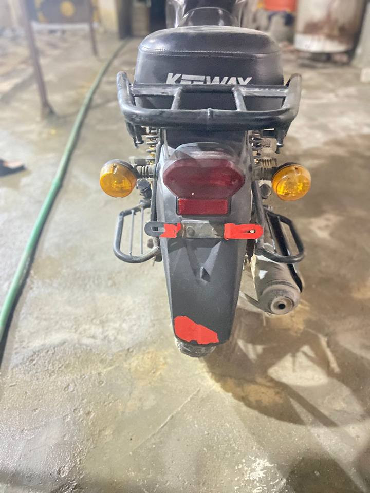 للبيع دراجة نارية كي واي (KYMCO)
الحالة: ممتازة / جيدة جدًا
الاستخدام: خفيفة ونظيفة
المحرك: قوي وموفر للوقود
الصيانة: منتظمة
الأوراق: كاملة وجاهزة
مناسبة للتنقل اليومي وسهلة القيادة.
السعر: مناسب وقابل للتفاوض
📞 للتواصل: ***********
📍 الموقع: كرمه عليي البصرة, العراق
