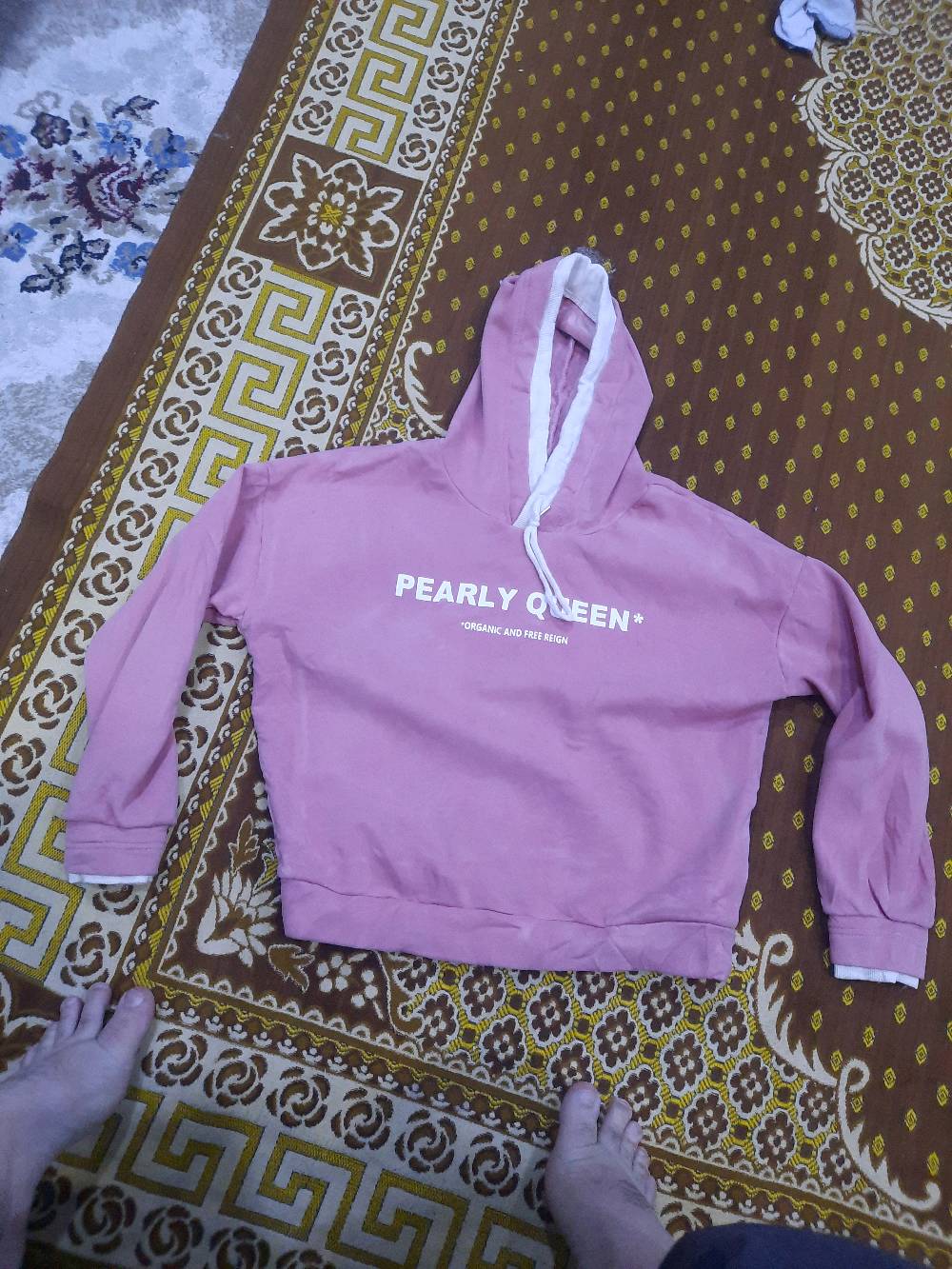 شليف هودي بالة مستعمل نظيف ٣٥ قطعة تقريبا 

