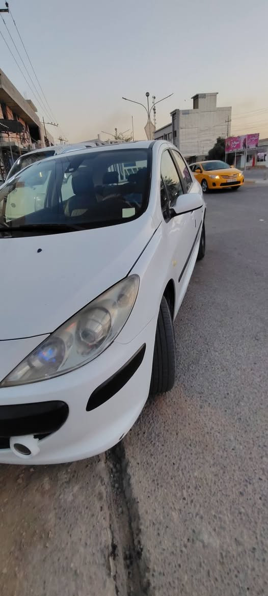 بيجو 307 السياره بدون ضرر بدون صبغ عل بلاد نضيف كلش شركه تريد ثلج عل بلاد 4تايرات جديد محرك كير بل شرط باتري جديد السياره بختصار مابيها اي نقص شغل تبريد روح للبصره السعر 61 وبي مجال للطيبين *********** كركوك, العراق
