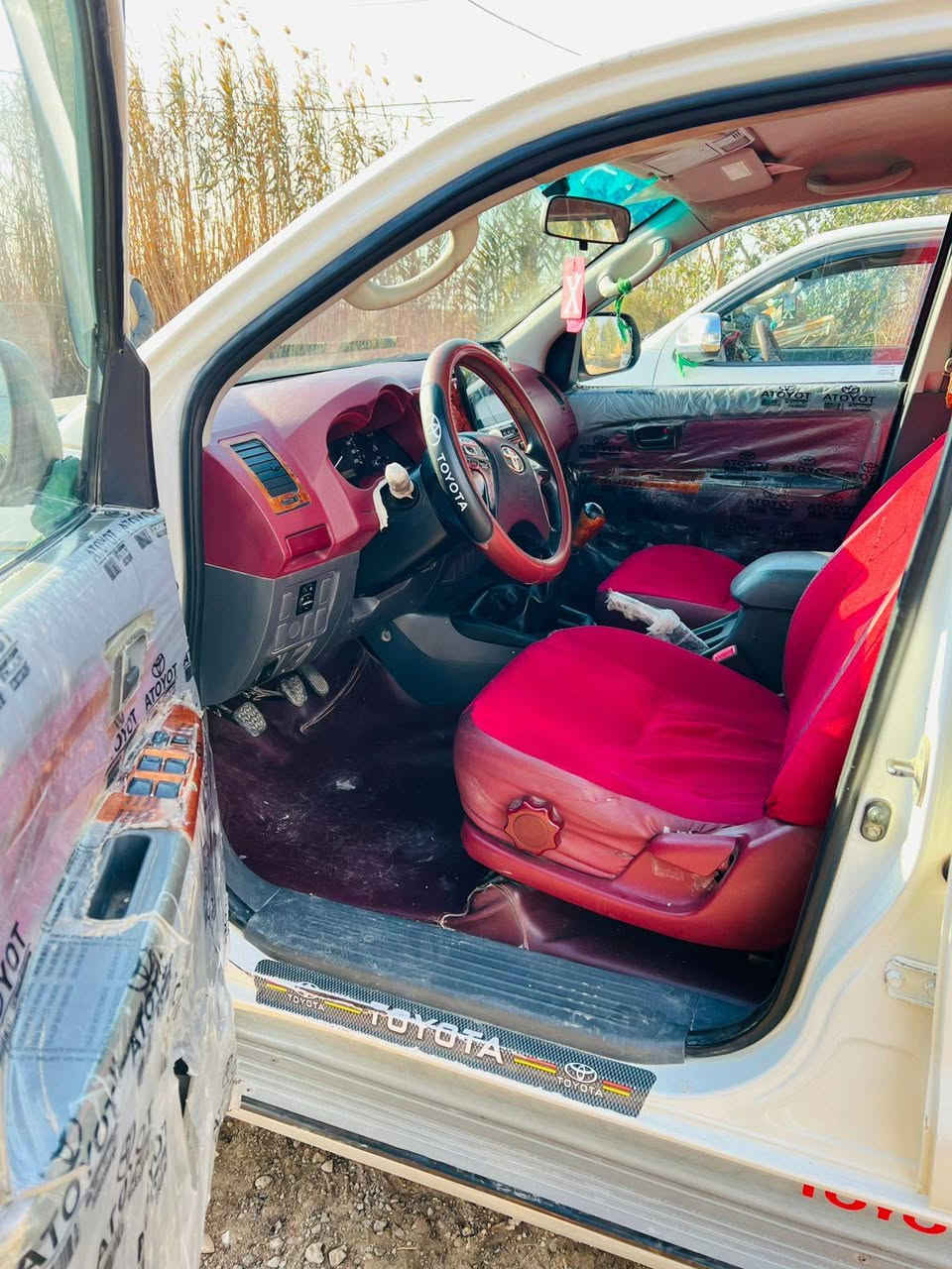 هايلوكس 2014 4x4 مكينه بانزين كير اكسن محرك كفاله تبريد 🥶 كير عادي تخم تاير رقم دهوك كليزي سنويه لل30تحويل مباشر مكان واسط الصويرة *********** السعر 165 (سياره واكعه عليه سقيفه فقط باقي كفاله)
