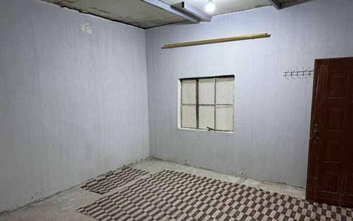 بيت للايجار...
المساحه 100 متر

يتكون البيت غرفه كبيره ودوانية وهول استقبال ومطبخ تركي حمام داخلي وخارجي وطارمه الاجار 300

عنوان البيت ابو الخصيب كوت ثويني
ستفسار ***********
ابو عباس
