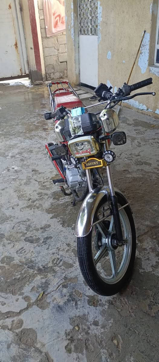 للبيع سعر ٥٥٠ بيه مجال شراي شلع عيوني  مو شراي رجاء لا تعلق  موديل 19 شغاله كل نقص ما بيه كهربائي كله تشتغل انبثير سماعت شاير كله تشتغل  اوراق اصوالي   رقم تصل ***********
