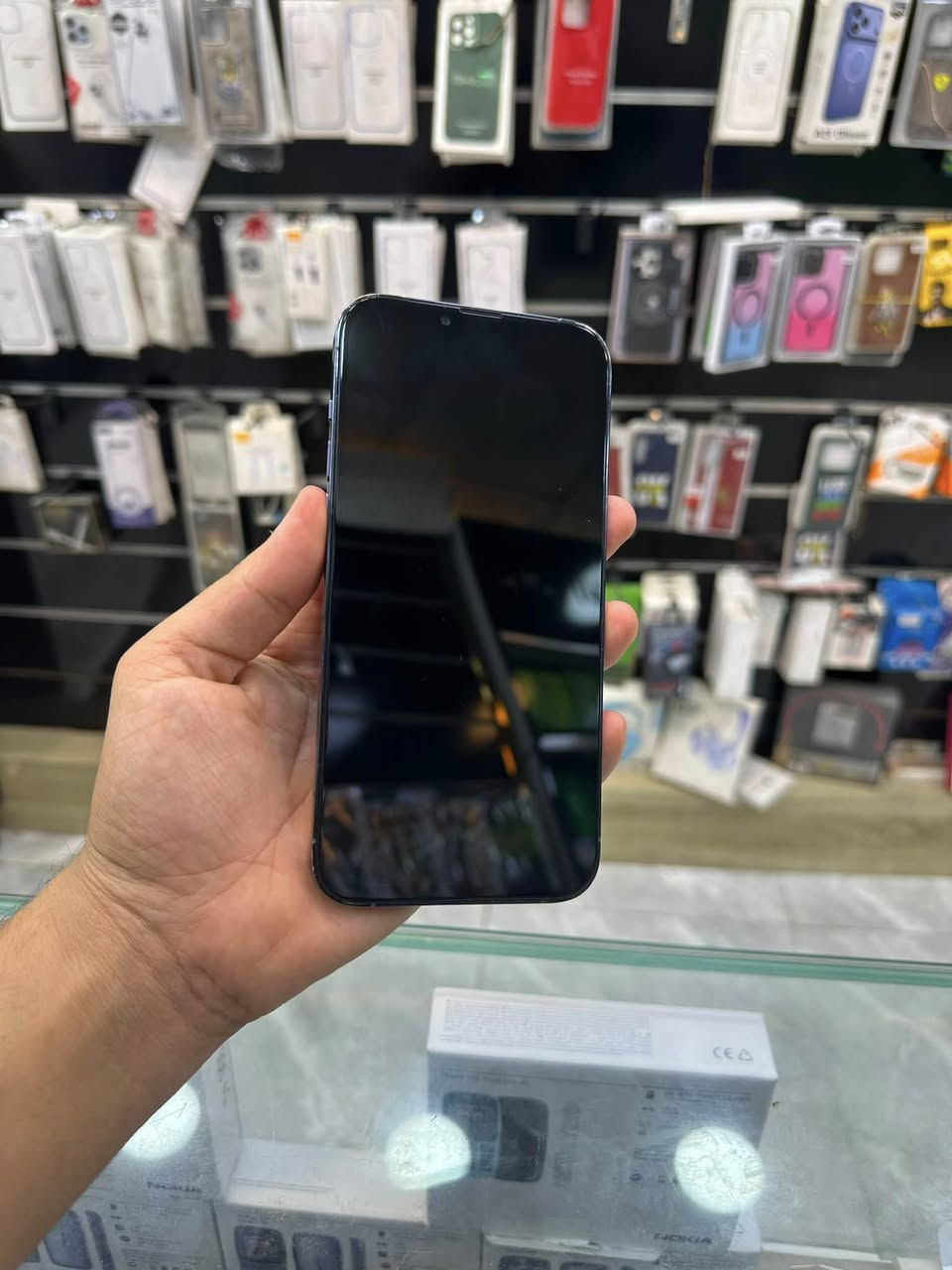 سلام عليكم🌹
📱 للبيع – آيفون 13 برو ماكس (iPhone 13 Pro Max)

* الذاكرة: 256GB
* البطارية: 85%
* اللون: أزرق ( بحر)
* ⁠جهاز مبدل شاشه نوعيه كلش حلوه سوفت فولل
* الجهاز: فول واحد على واحد 👍
* كلشي شغال (نت + صوت + اتصال + Face ID)
* جهاز عربي ماستر 🔥
* نظيف جداً وما بيه أي خلل

📍 المكان: بغداد
💰 السعر: 475 ألف (نهائي)

📞 للتواصل: ***********
