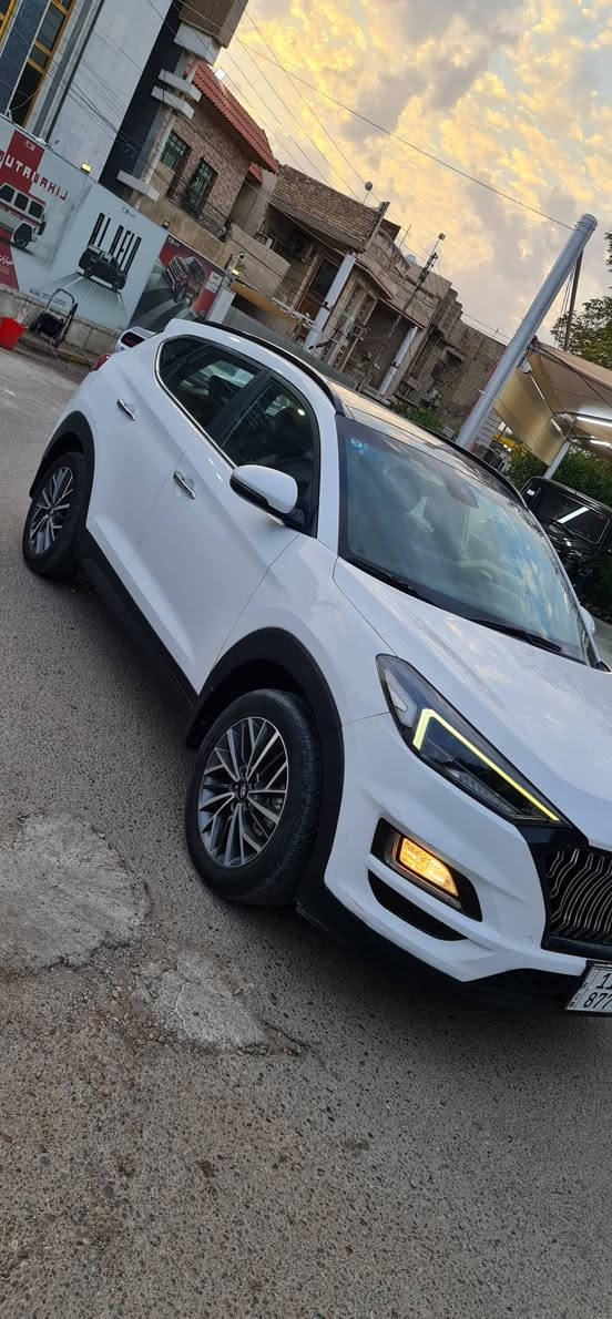 السلام عليكم ❤️
توسان  2019. كوري اصلي  / الكاصد
 ماشية 63 وشرط لفحص
  ((((سيارة كلش جديدة ))) 

سيارة كفالة عامة حتة دعاميات مكفولة  فقط بارد وتكحيل 
بصمة الكاصد خمس عدسات 
كامره خلفيه فول مواصفات
محرك 2000
فول تحكم ستيرن
بكلات لد نهاري 
سايد ابريك رجل
وتخم تاير و المري كهربائي
سياره مكفوله كفاله عامه من الدعاميه للدعاميه فقط بارد وتكحيل مكانين
مكاني بغداد بغداد الكرخ سيارة وبلعافية عل ياخذهة
 السعر   200$

مكاني بغداد🏨🏨
***********
