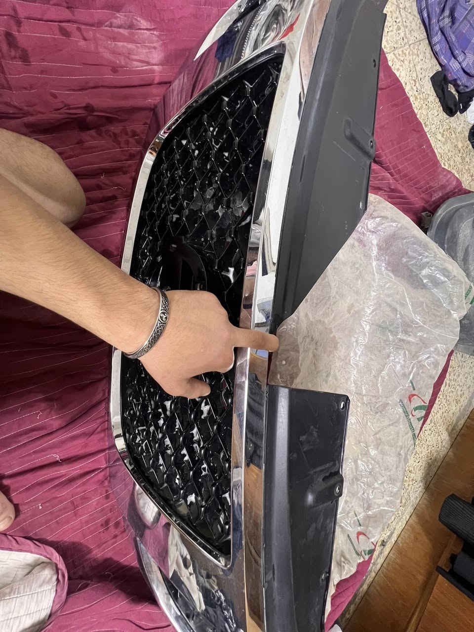 السلام عليكم غراضض عدي مال جيب شيروكيي موديل٢٠١٨ ومال باترول هم موديل ٢٠١٨ باب جيب شيروكي اسود شذره فيلي جديد بلاديي لا ضربه لا رصعه بلادي وعدي شباج باترول وعدي مازدات باترول وهذن الغراض كدام عينكم  الباب رايده ب300الف والشباج رايده ب100  والمازدات رايدهن ب300 استفسارر واتساب***********
