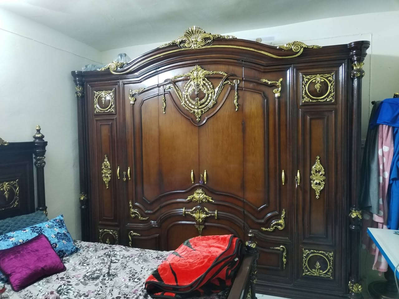 السلام عليكم غرفه مصريه زان سته  قطع سعرها مليون وبيها مجال  رجاء واللي ما يعرف بيهن لا يكسر بحلال غيره رحمه لواديكم  رقم الهاتف*********** عنوان واسط
