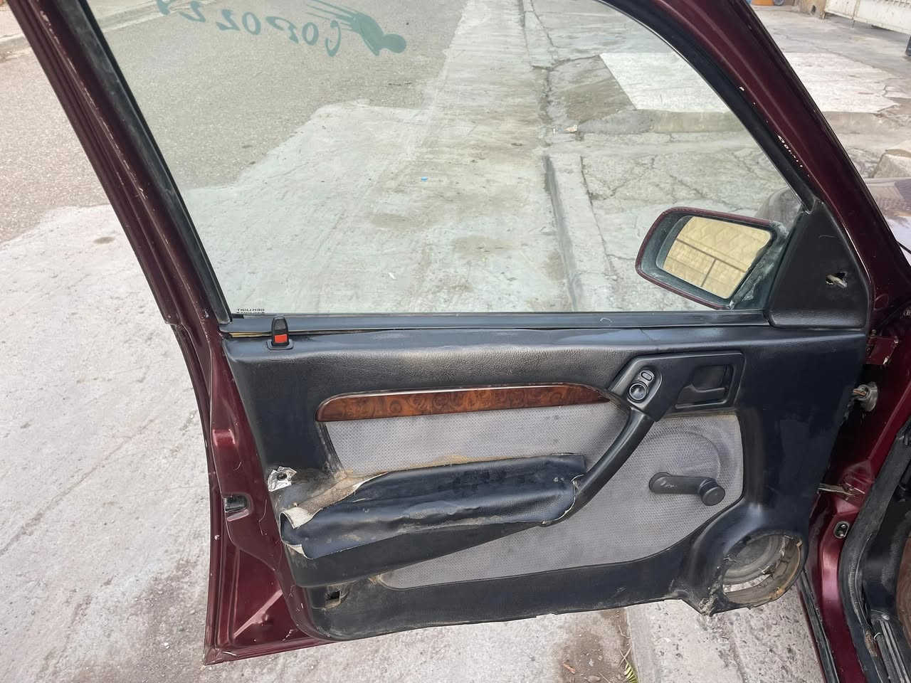 اوبل فكترا موديل 92
حجم 16
محرك كير  صدر اطارات شرط
مشروع وطني بطاقه بيها 
شرط التحويل والوكاله
سعرها 32 بيها مجال قليل 
***********
