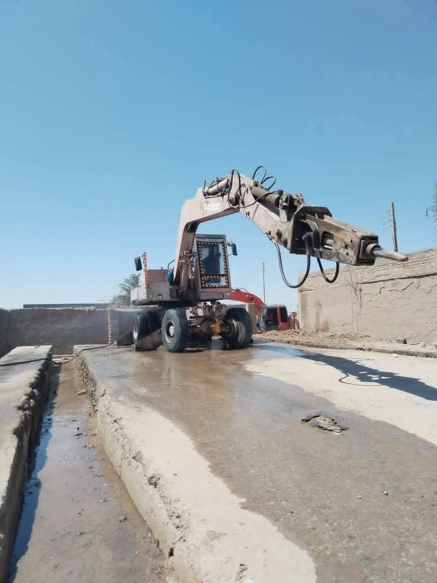 حفاره بوكلن 90 موديل 1986 
ب150 ورقة وبيها مجال حفاره جاهزه لشغل 

***********. ☎️
