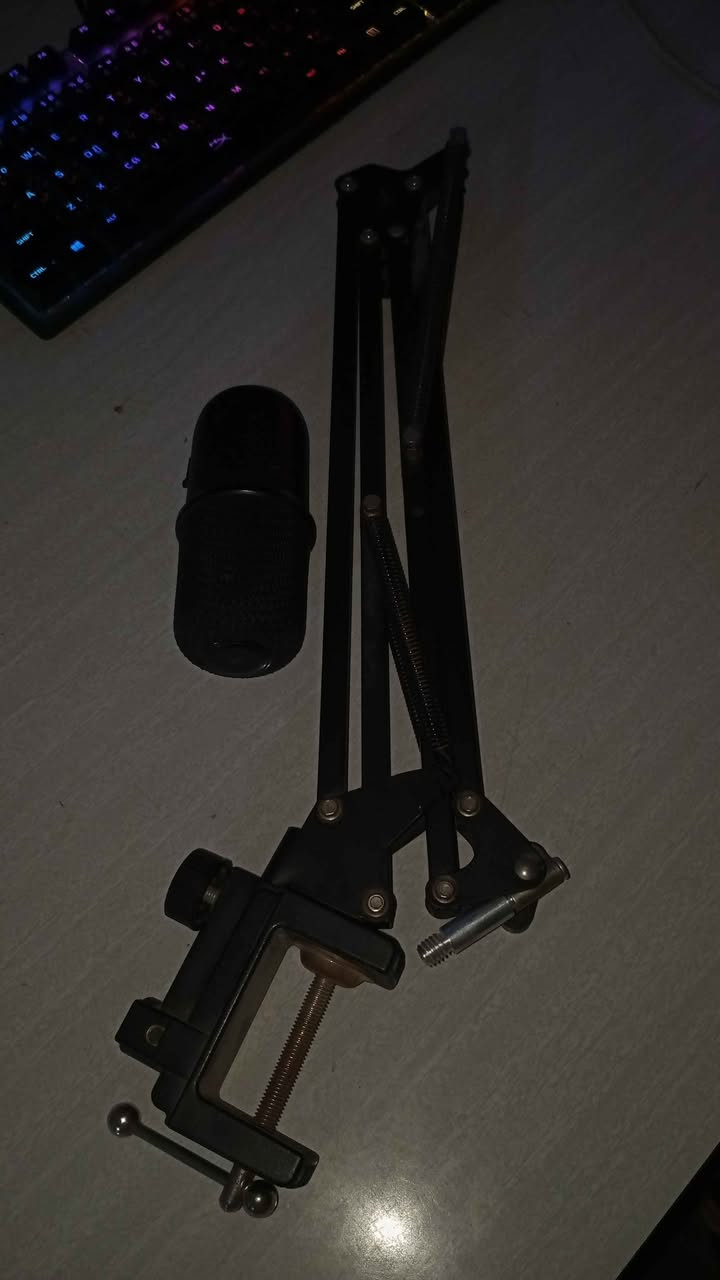 السلام عليكم مايك سولو كاست و ذراع مايك احترافية طويلة قطع شبه جديده استخدام نضيف السعر المايك 50  والذراع 35 وللشراي كومبو احسبهم انسب بغداد, العراق


**إذا كنت صاحب هذا الإعلان وتريد حذفه لأي سبب، رجاءا أرسل رسالة إلى الدعم الفني**