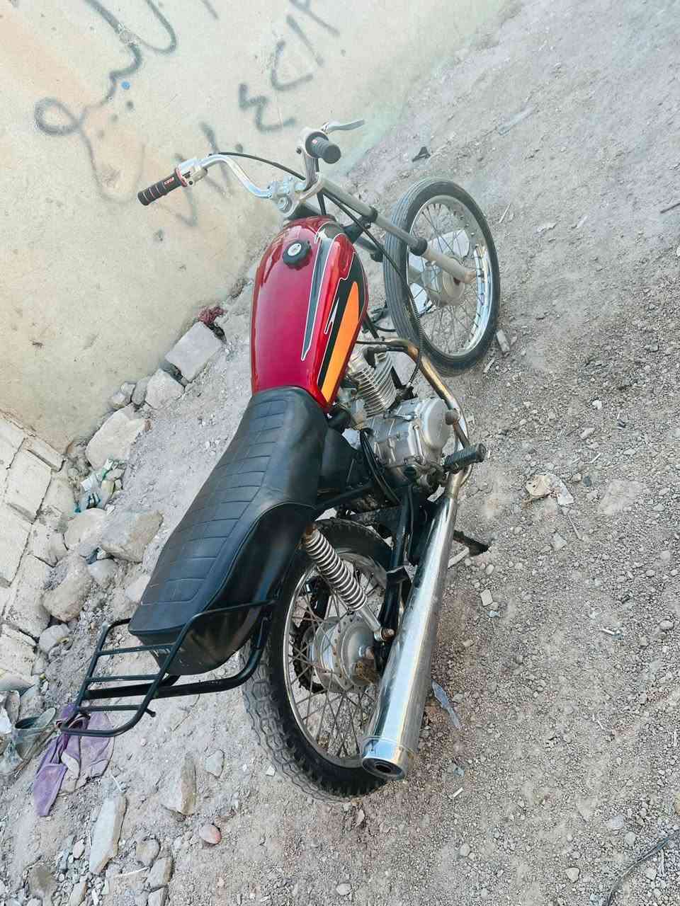 سلام وعليكم دراجه للبيع أدوات السعر 350وبيها مجال مكاني بصره كرمة علي ***********
