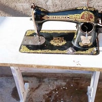 مكينة خياطة • أم الفراشة • نضيفة