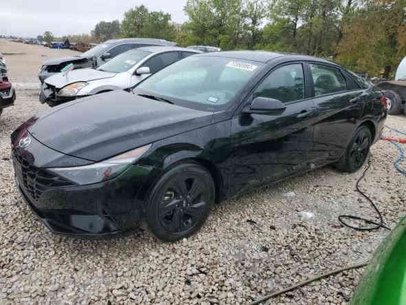 السلام عليكم 
النترا موديل 2022 أمريكي
حادث امريكا موضح بلصور 
الجاملغ الخلفي صبغ والأمامي بارد 
نص فول 
بصمه 
تحكم استيرن اربع جهات 
شاشه كار بلي 
تدفئه تبريد 
مكينه كير كفاله
مكينه الفين دوش
منضومه غاز 
 بصمه أبواب دخول ذكي 
شاشه اعطال 
وهواي مواصفات حلوه 
تحديد مسار 
مثبت سرعه 
حساسات إماميه 
توقف ذكي 
رقم بغداد
السياره حلوه وناعمه وخير من الله 
بيها ملاحضات بصيطه كشرتها حلوه مثل ما موضح بالصور 
السعر  165 بيها مجال للطيبين 
مكاني بغداد 
رقم الهاتف ***********
وبالخدمه
