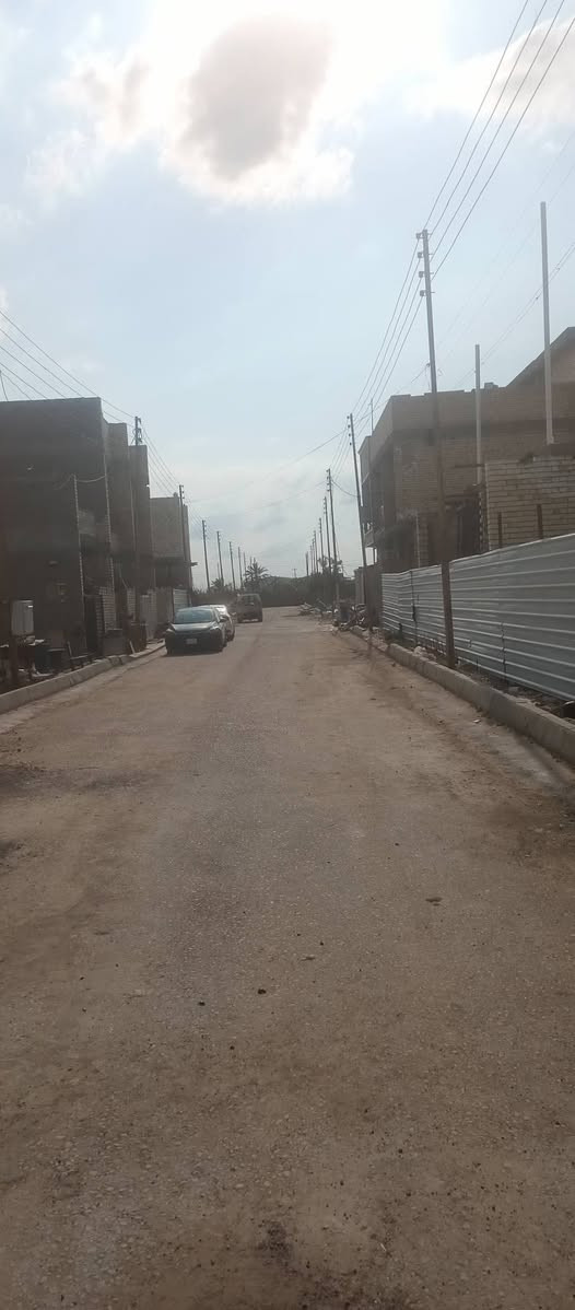 السلام عليكم ...بيتين للبيع مساحه الواحد 100 متر زراعي ملك صرف 25 إقرار محكمه واجها 5×20 بناء من الأساس قيد التشطيب يسلم مفتاح كل بيت يتكون من 3 غرف نوم + صاله وحولي مطبخ  + صحيات عدد 2 المنطقه  كامله الخدمات ماء مجاري تبليط كهرباء انترنت موقعها الغزالية مقابيل جامع الحديثي للاستفسار عن السعر وباقي التفاصيل الاتصال ع ***********
