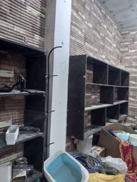 ثلاثة رفوف بلوك اسود سميك قياس الطول 240 سم والعرض 120سم  200الف 07867...