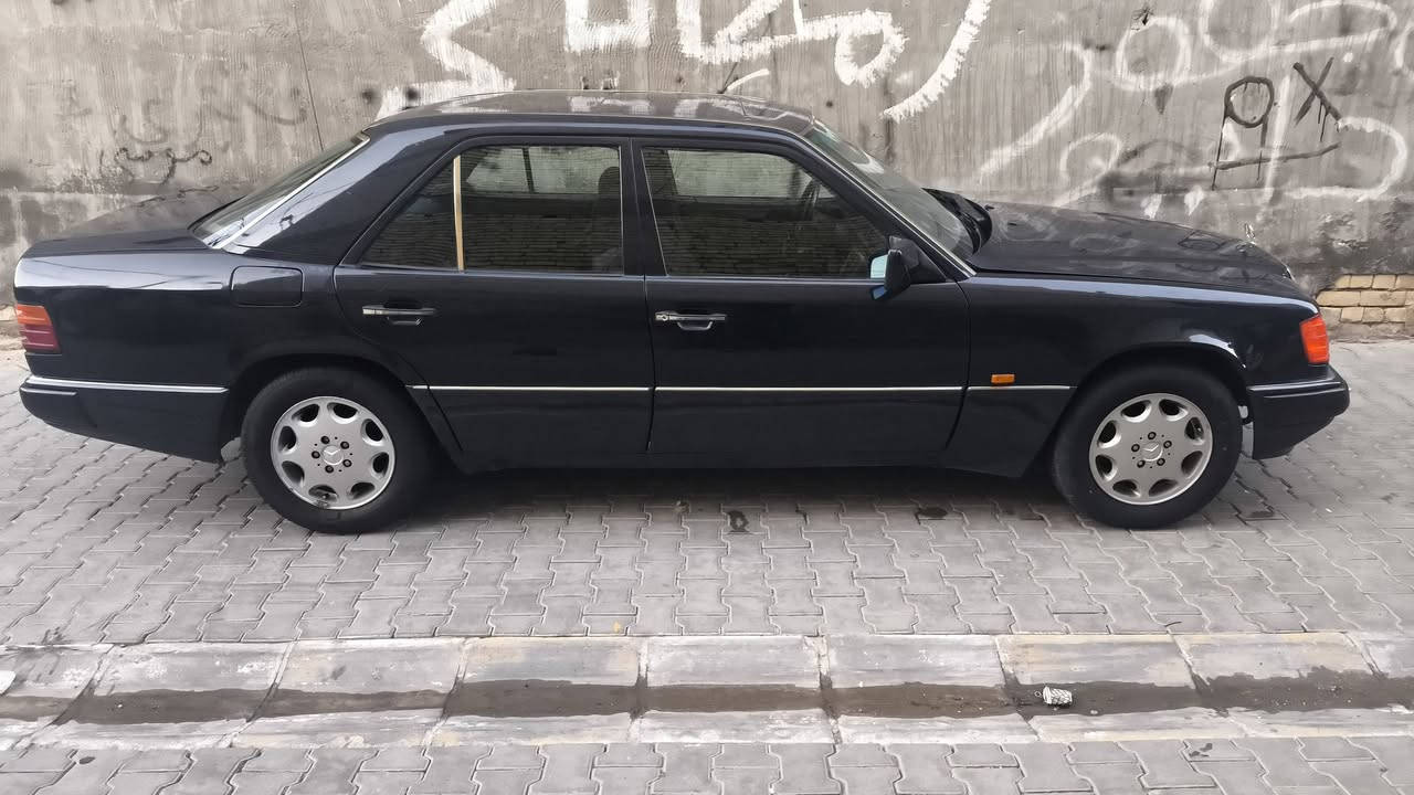 السلام عليكم مرسيدس
موديل 91 
تبريد شغال
كراسي كهرباء
جام كهرباء
سلايت شغال
قواعد سليمه
محرك بخار من القبق 
محرك 300 قبق اسود
منضومه بانزين جديده 
السعر 75
العنوان بغداد
رقم بغداد
الرقم:***********
***********

