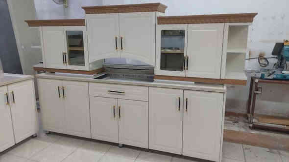 كاونتر المنيوم ابواب خشب. السعر مليون 350الف وسنك متر ونص كامل مرمر وتوصيل لحد البغداد مجاني  راسلني عالاواتساب ***********جديد العنوان اربيل
