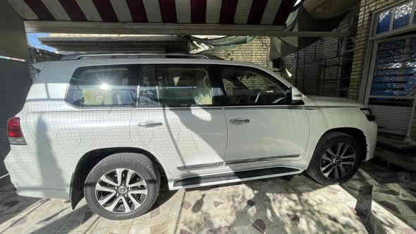 لاندكروزر GX.R ٢٠١٩
٦ سلندر
عداد المسافة ٦٦ الف km بدون تنزيل وهاي الشغلات    
وكالة ساز اصل 
صندوق كهرباء 
كشنات كهرباء ٣ دگم
حساسات أمامي خلفي
شاشات خلفية 
وباقي المواصفات المعروفه
رقم بغداد بإسمي 
السيارة جديدة بكل معنى الكلمة وكفالة عامه من كلشي 
كل شي بيها ع وضع الشركة 
السعر ٥٨٠
مكاني محافظة ميسان 
***********
