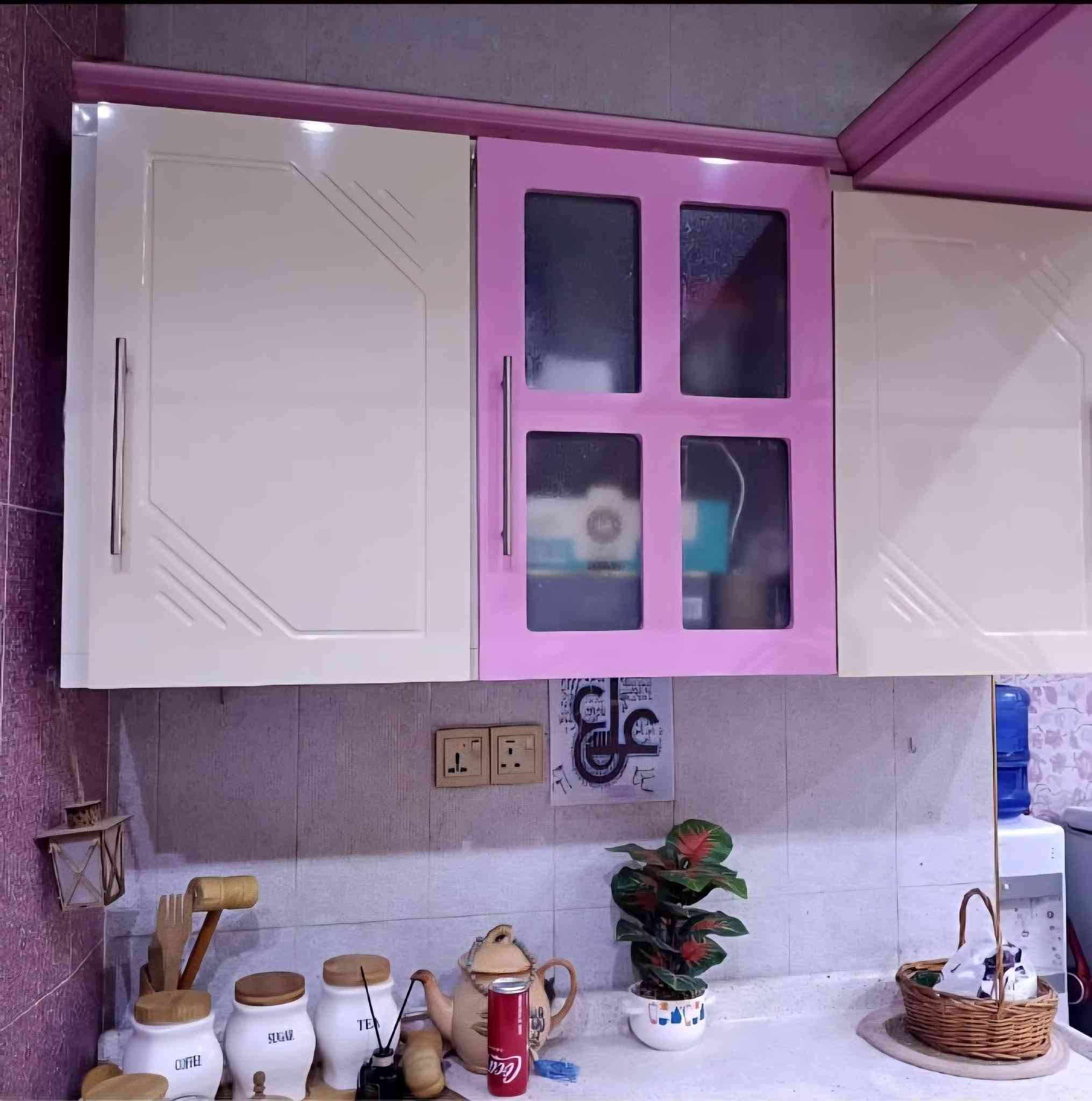 كاونتر سبعه امتار يتكون من ثلاث مقاطع وكلهن بيهن ملحق للبيع 
السعر: 700,000 الف 
للتواصل
***********
+
واتس ***********
