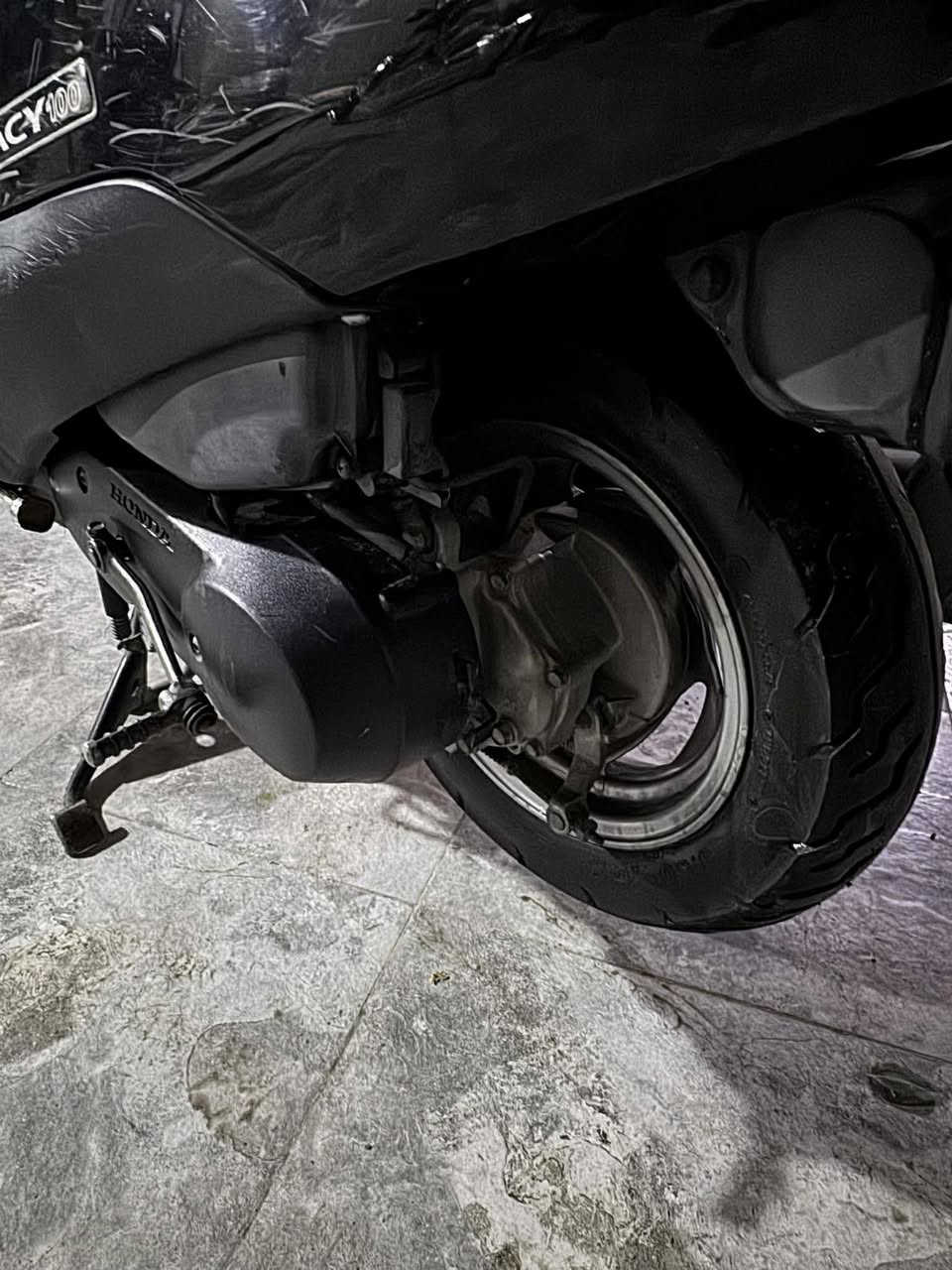 سلام عليكم دراجة رمبه سبيسي ياباني نكرى سلف + هندر دراجة مكفولة من ناحيت نضافة مكاني كوت السعر800 وبيهة مجال
***********
‏‪
