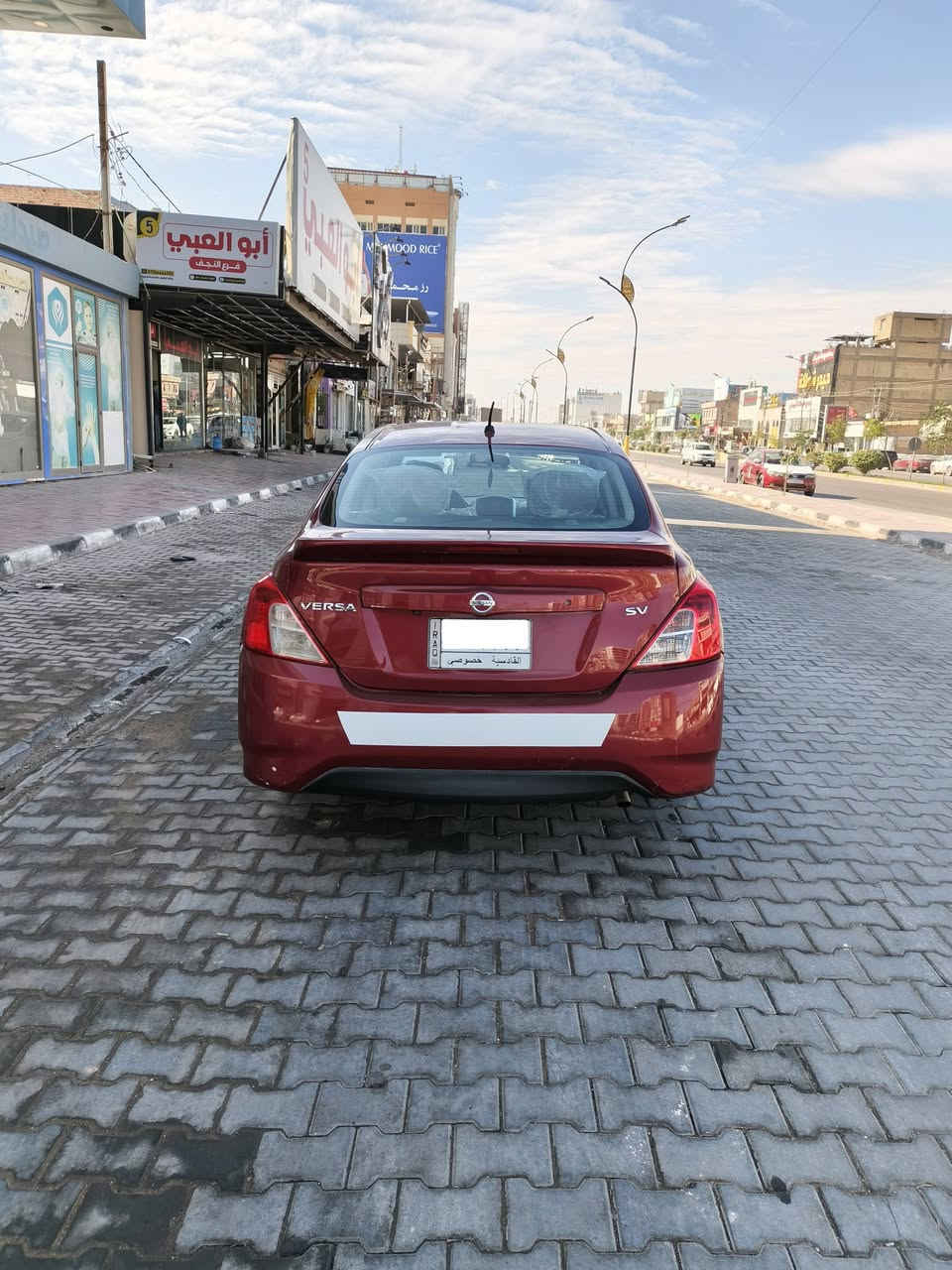 السلام عليكم 
للبيع نيسان فيرسا موديل 2019 . 
السياره بيها صبغات ابيعلك حزام . 
مكينه وكير وتبريد جاهزات السياره معوقين بعد 6 اشهر تصير حرة مكانها نجف السعر 82 وبيها مجال للشراي للإستفسار هذا رقمي *********** .
