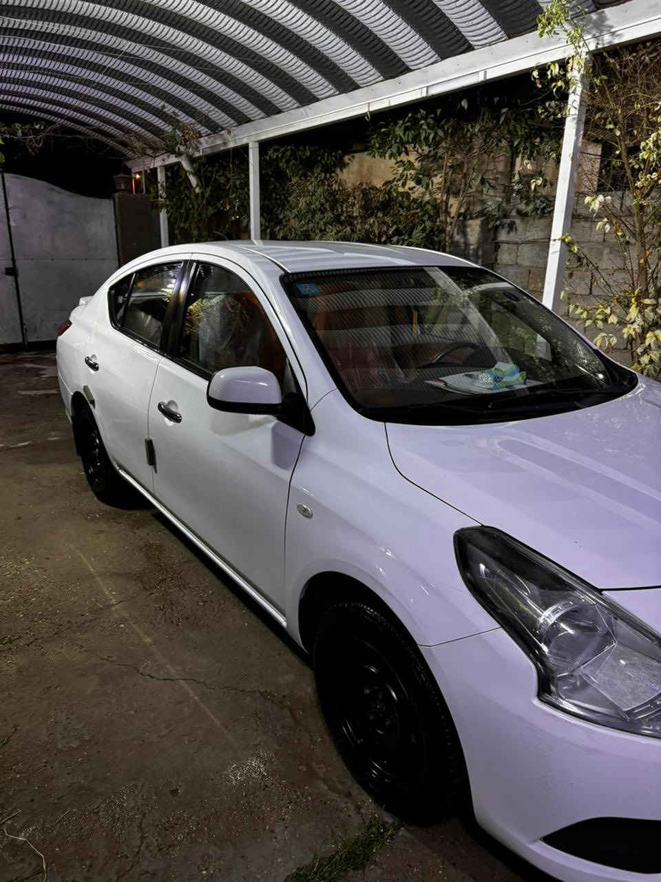 السلام عليكم للبيع او المراوس سني هندي بليته زركه مكفوله من الصبغ رقم بغداد باسمي مديل ٢٠ جاهزه السياره من جميع النواحي ماشيه ٧٠الف حقيقي السعر ١١١ للاستفسار ***********
