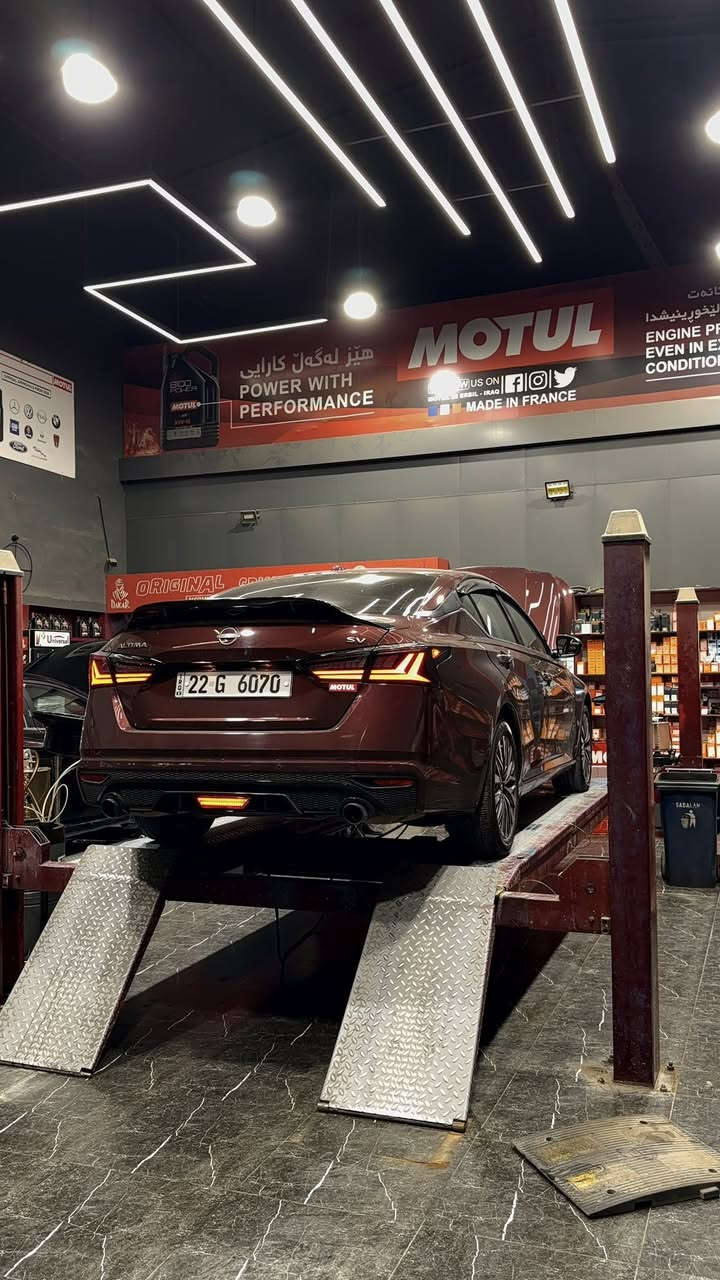 بسم الله الرحمن الرحيم 

نيسان التيما موديل ٢٠٢٤. مواصفات sv

السياره بيهه بابين صبغ وشويه من الهلال وصور الحادث موجود
بيهه مكانين pdr ع كد الشبر وكارت تكحيل

السياره بجم كبس خلفي كبس كير مكينه كهربائيات كله شرط

مواصفاته معروفه الsv 
رادار امامي ، رادار خلفي ، نقط عمياء ، تشغيل عن بعد ، حساسات ، كامره دواره ، ابل كار بلي ، اندرويد اوتو ، كشن كهرباء ، لايتات ليد ، 
السياره عليهه بك لايتات ، دفيوزر ، صالنصات ، ساوند سستم صوت الباين ( يعني سماعات الداخليه مبدل ) 
بيهه نظام ليد داخلي متغير برنامج تلفون ٨٠٠ لون 

تايراته جدد وبدلت دهن قبل اسبوع من موتول 

السياره ماشي ٤٩ الف كيلوو متر

مكان السياره اربيل ( *********** )

السعر 162$ يعني 16,200$ وبي مجال كلششش قليل الي مو شراي ويريد ينزل من سعر هواي ليتصل ولكسر بالسوك
