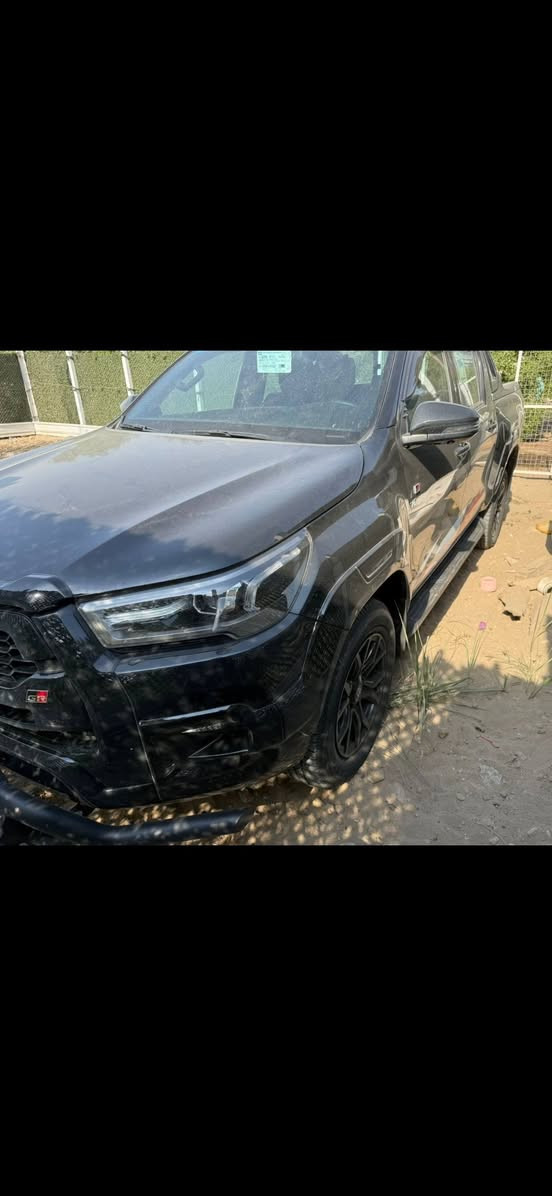 سلام عليكم بيكم تيوتا جي ار مكفولة كفالة عامة من الصبق وتبديل والفتح مديل ٢٣ ماشية ٣٢ الف حقيقي رقم بغداد  مكان بغداد. تليفون  ***********
