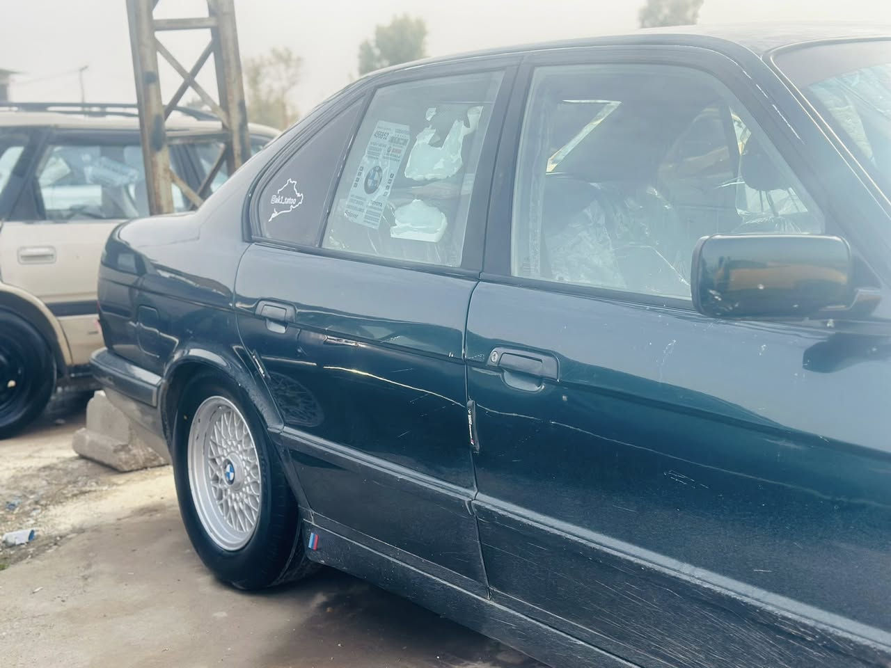 اسلام عليكم اخوان بي دبليو موديل 1993 بدون ضربه شرط بدون دواخل صبغ عام لجماليه فقط حجم 525 بلاد اوتماتيك كهربائيات كامله كله شغله محرك كير بشرط سنويه جديده لل 2030 صدر امامي خلفي مابي عيب سنويه بسمي تبريد تدفئه كله شغال عنوان كركوك سعر 63 وبيه مجال رقم :***********
