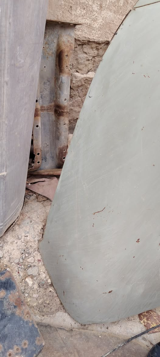 غراض للبيع الماني بلادي شرط شغال ١٠٠ بال١٠٠ مكاني حديثه عندي توصيل اتصل على *********** او ***********
