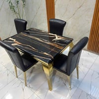 ميز طعام • طاولة سفرة