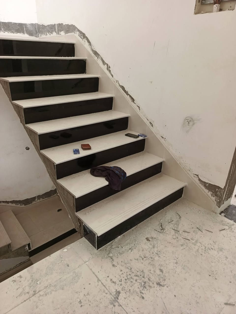 السلام عليكم خلفه سيراميك واشتغل باليوميه او عل المتر شغل ليزر هذا جزء بسيط من الشغل اتصل او راسل والتزام بالموعد ان شاءلله شغل يرضي الله ورسوله شرط درجه اولى ***********

