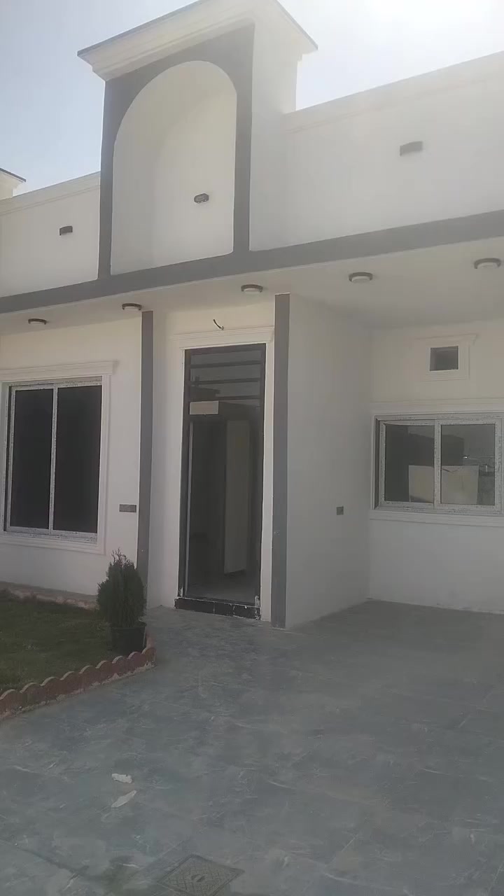 مستعجل للبيع
بسعر مغري 
مساحة 180 
واجهة 11
كراج 
صحيات خارجية 
استقبال 
مطبخ 
غرفتين نوم 
الببت فول 
الموقع بين الواسطي وحزيران قرب جامع الغفران 
***********
