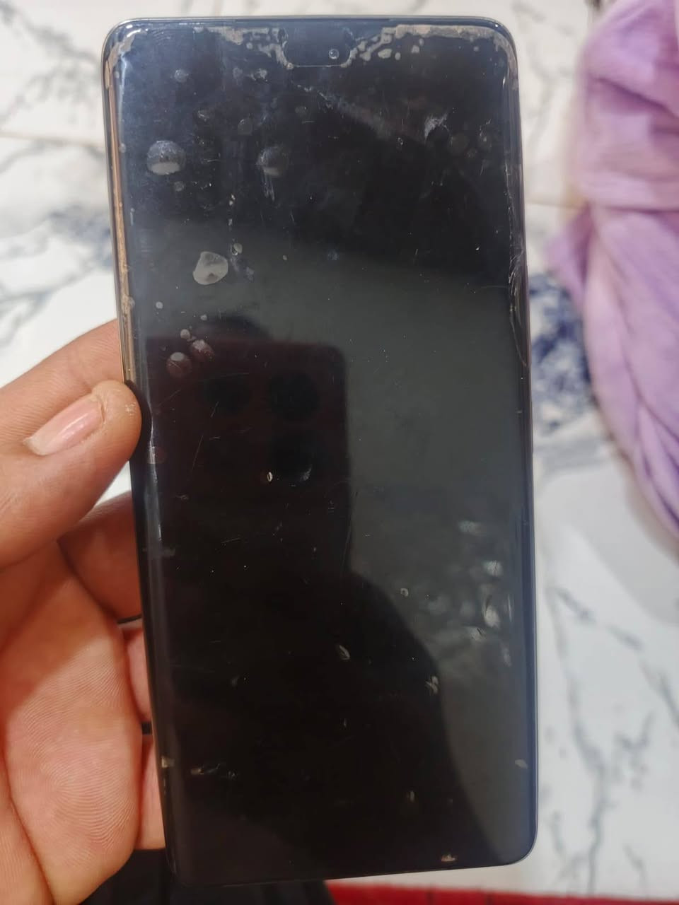 هونرx9c للبيع
بي مفطر بالشاشه الفوك وسماعه لاتصال عطلاونه كلشي مابي شغال عشوائيته 12+12
لاستفسار يتصال على هذا الرقم
*********** السعر 200
