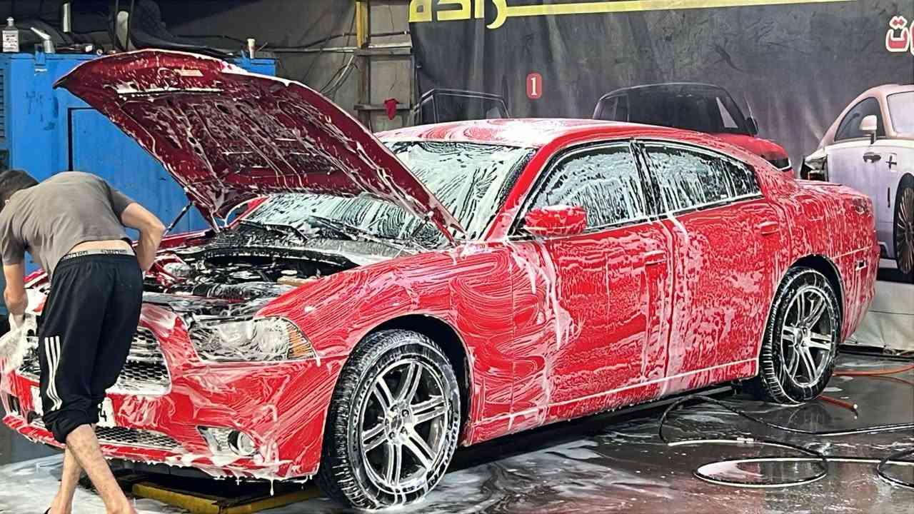 السلام عليكم جارجر ٢٠١١ بيه تكمه الوسط مال السايق مصبوغه عام  محرك كير جدد السياره جاهزه سعرهه ١٢٠ وبيه مجال  رقم ابو السياره ***********
