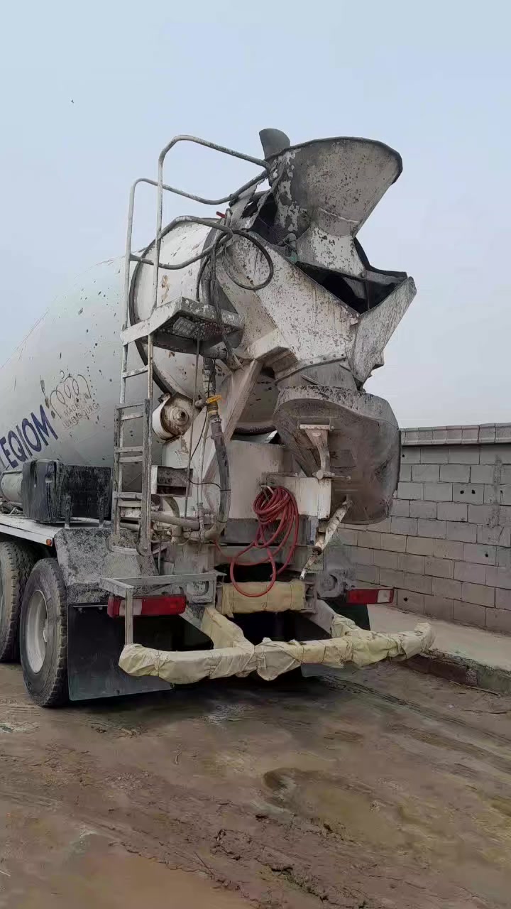 السلام عليكم رينو ٢٠١٣رقم أربيل للبيع شرط التحويل ***********و***********
