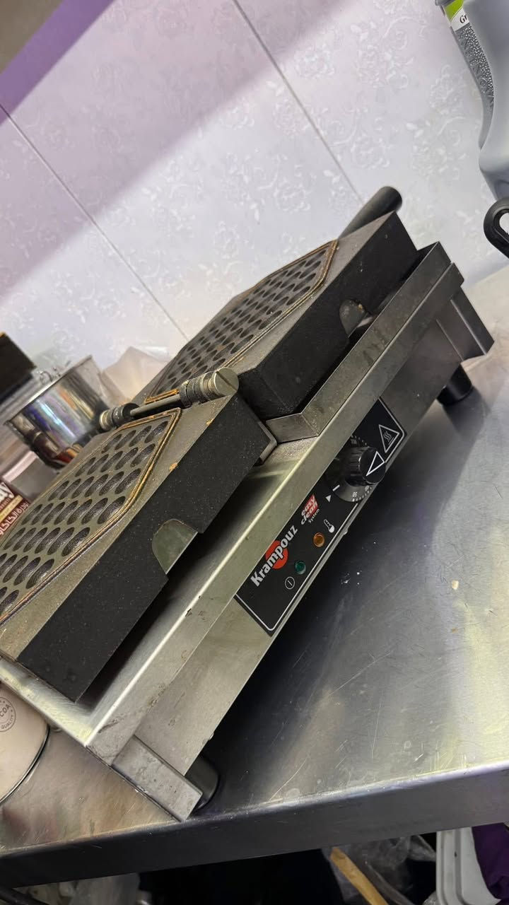 للبيع جهاز وافل + بان كيك
مستعملات قليل كلش 
سعر الجهاز 350 الف
العنوان بغداد الدورة
***********
