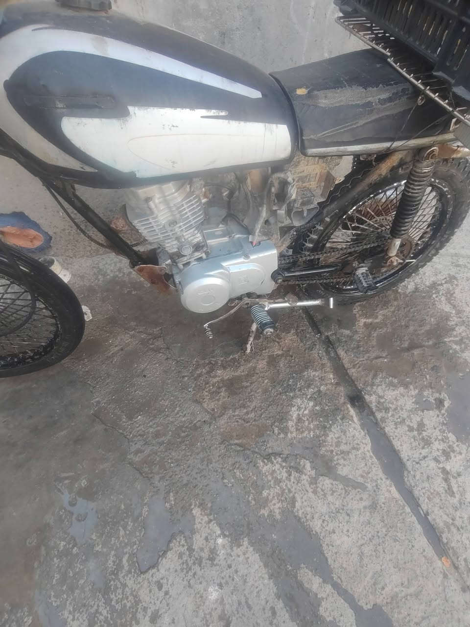سلام عليكم دراجه نامه اصلي دراجه شله قويه محرك مكفول تواير جدد الوراق ضايعه عدي ابيعلك مكفول متواجد شريحه *********** سعر275
