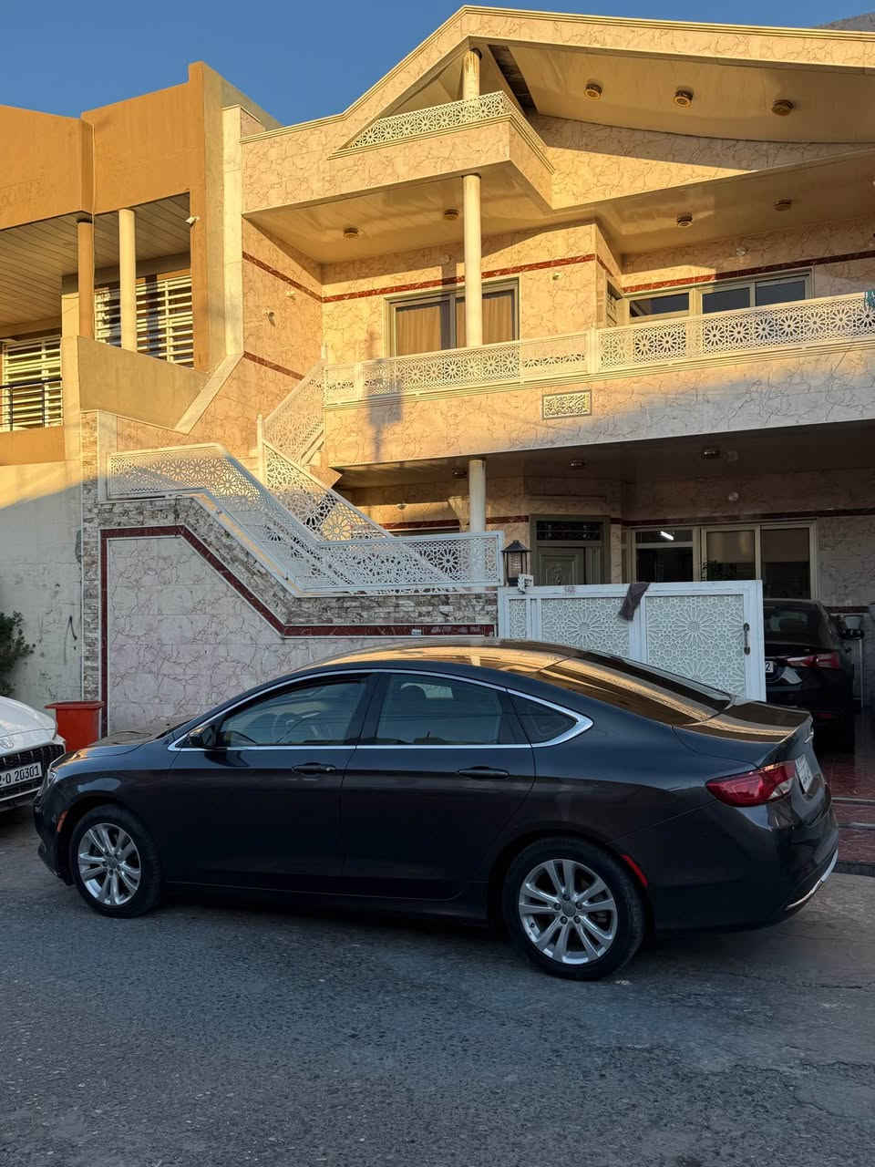 C200 2016 S
یەک پارجە و نیوی هەیە بی داخیلی ێرباگ بەس پەردە و ستیرن
گیرو محەرگ بەشەرت تەقەو رەقەی بە شەرت
 
سعر/٩٩ وەرەقەمەجالیکی کەم
***********
***********
شوین هەولێر أربيل, العراق
