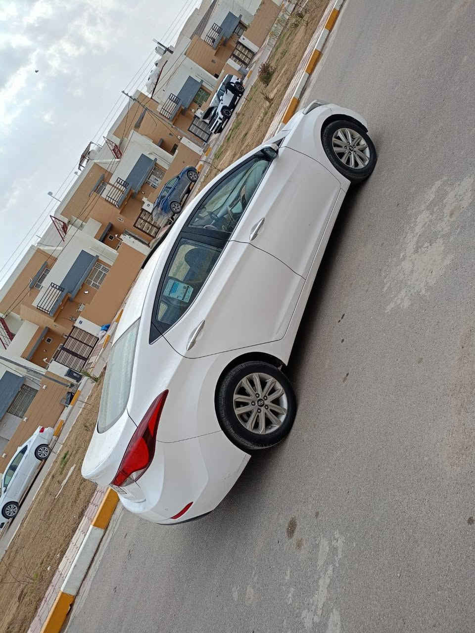 ***********االنترا ١٦ خليجي نظيفه جدا ع وضع الشركه مكفوله ماعدا شبرين صبغ بداير الخلفي 
فول موصفات 
بيه مستعجل لان محتاج جوه السوك
