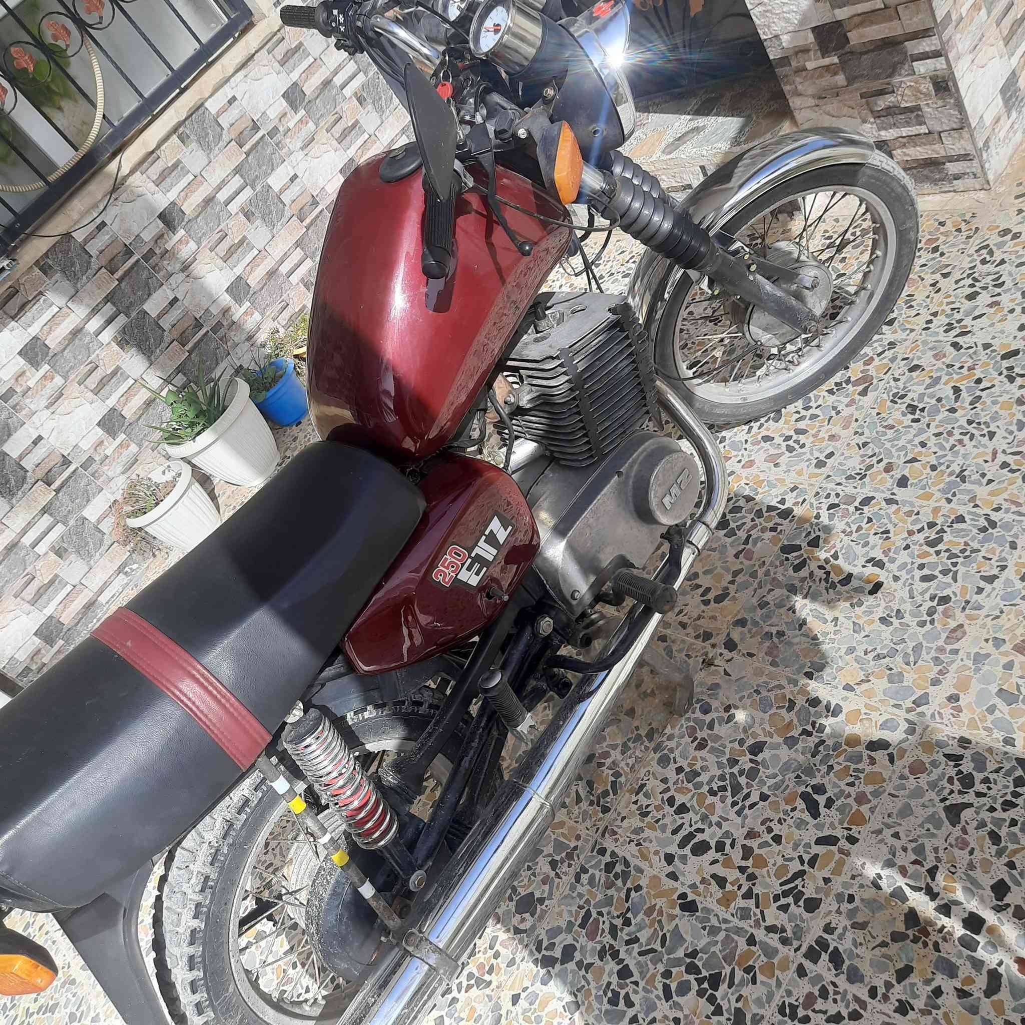 السلام عليكم من رخصة صاحب الگروب MZ قنبورة محرك المانيا الماطور كامل من كل شي السعر   1250 للتواصل ***********
