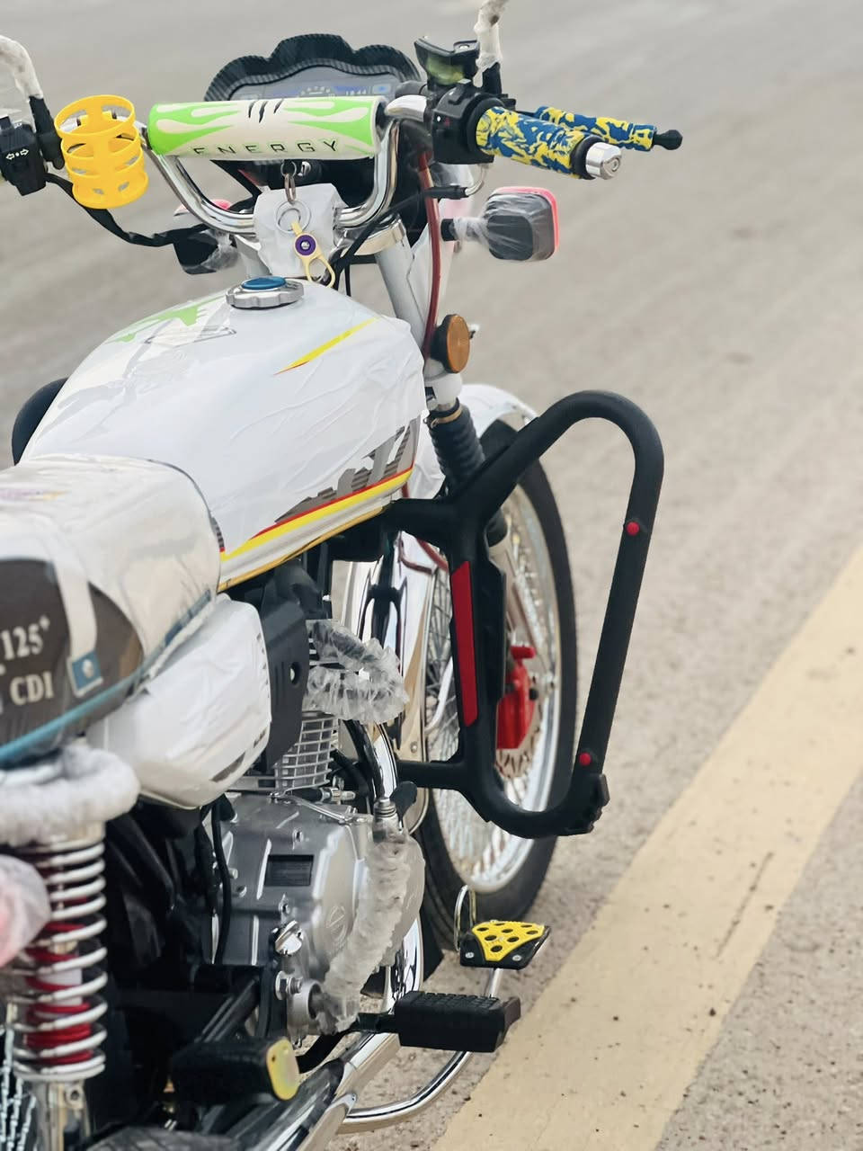 سلام عليكم 
ايراني للبيع موديل 25 كفاله عامه بعده جديد كلش
 قبل سبوعين من شديته بعدد ع سحك دهن شركه 
ويا ورقه منفيس السعر 900 وبي مجال قليل مكاني رمادي 
***********
