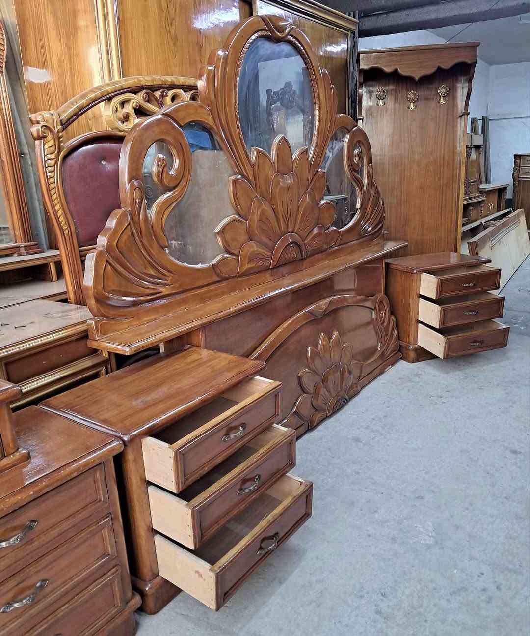 يعلن معرض الموسوي عن وجود غرفه نوم مستعمله تسكام ونظيفه داخل وخارج صاج ظهر جرجوبه اخت الجديده دنك جاوي لف الابواب الكنتور والنواعم جاوي الغرفه ولا غلطه بالعافيه عل ياخذها اي استفسار خاص او الاتصال 
***********
***********واتساب العنوان بغداد يوجد توصيل لكافه المحافضات
