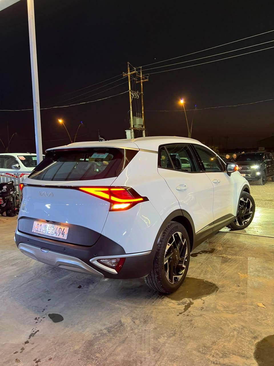 سلام عليكم
سبورتج 2023 خليجيه مواصفات دوليه 
سياره حاله الوكاله 
فوول عدا الفتحه 
ماشيه 57km 
سعر / 195 وبيها مجال 
عنوان / ديالى جديده الشط 
هاتف / ***********
